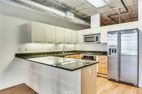 645 W 9th St