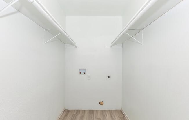 1 bed, 1 bath, 727 sqft, $1,127