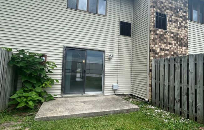 2 beds, 1.5 baths, 1,100 sqft, $1,099