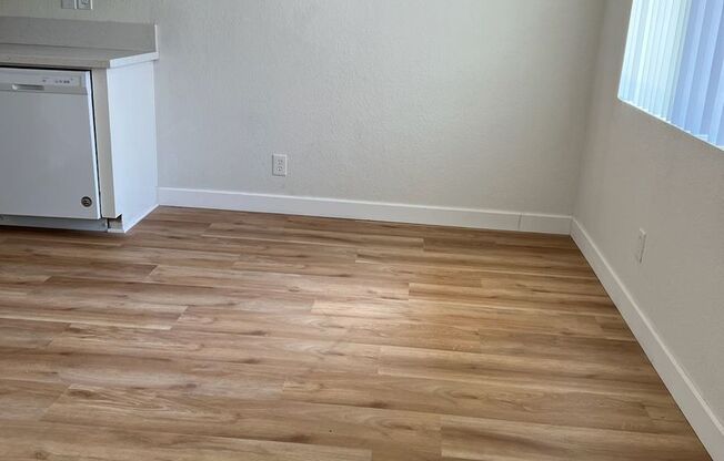 Renting 1 beds. 1 bath Apt.