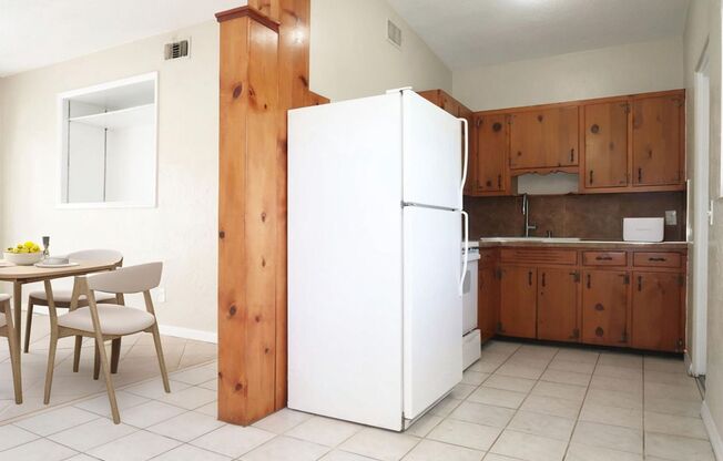 2 Bedroom, 1 Bathroom Home For Rent in St Pete!