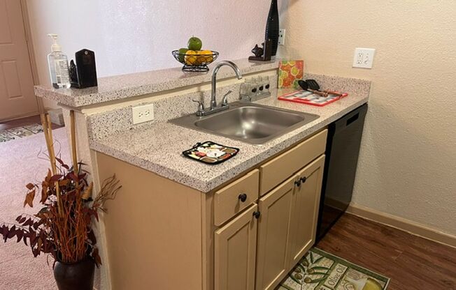 1 bed, 1 bath, 612 sqft, $880, Unit 1716