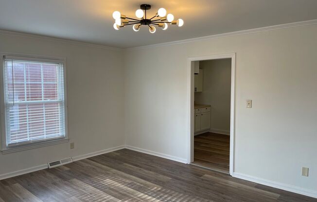 Available Now! 3 Bed/1 Bath in Enderly Park!