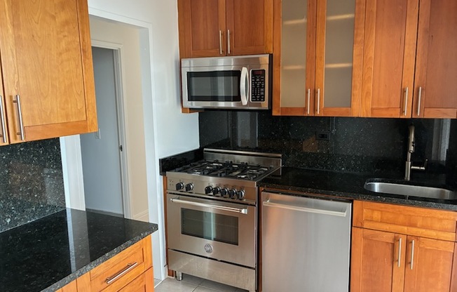 2 beds, 2 baths, $10,000, Unit 18D