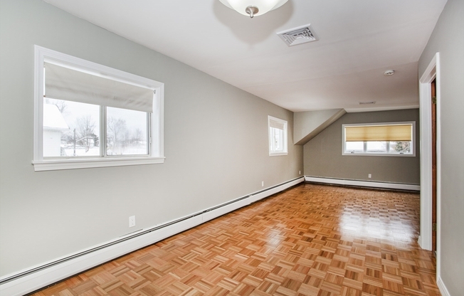 18 COTTAGE ST