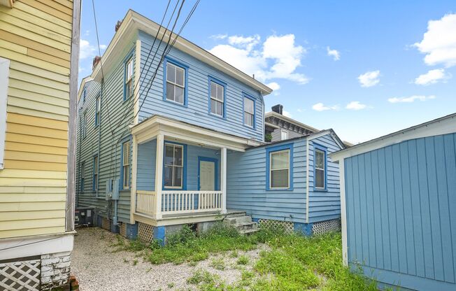 112 E Anderson