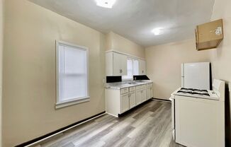 1 bed, 1 bath, $795, Unit Unit 3