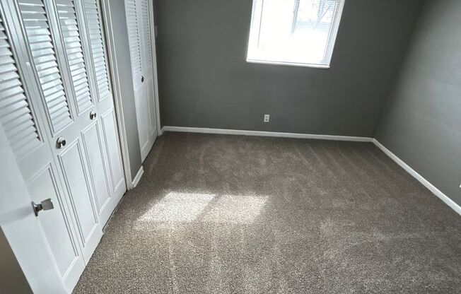 2 beds, 1 bath, 750 sqft, $1,095, Unit B11 1027 16