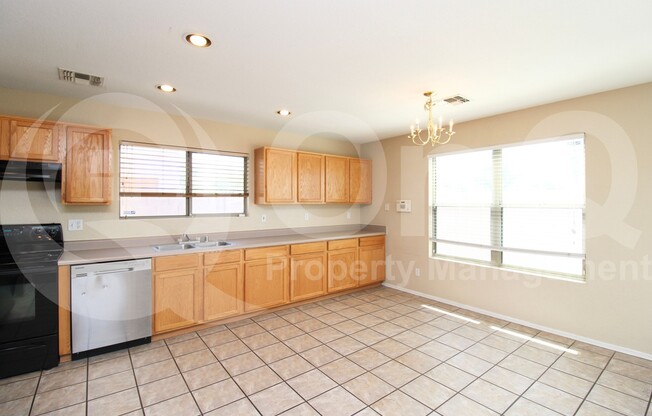 699 E SPRINGFIELD PL
