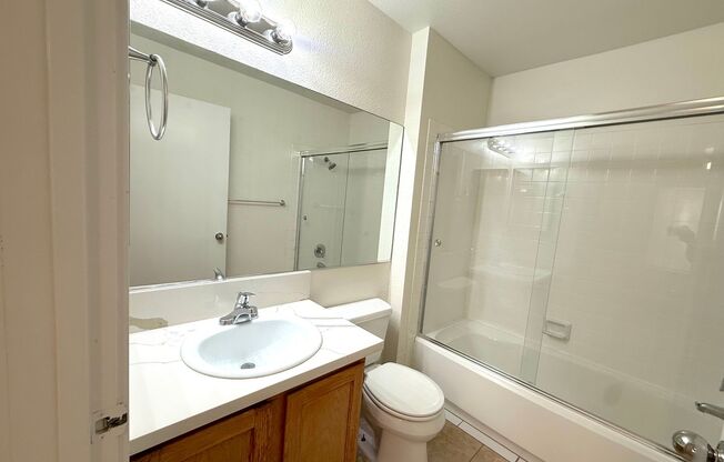 2 beds, 2 baths, $1,400, Unit APARTMENT 1110