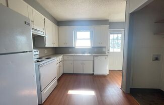 2 beds, 1 bath, 900 sqft, $850, Unit B8