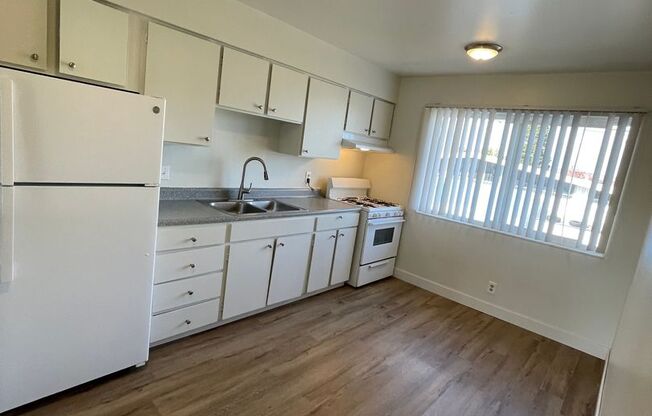 2 beds, 1 bath, 720 sqft, $1,245, Unit 40