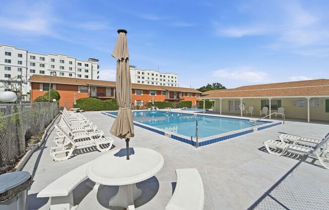 Modern & Spacious 2-Bedroom Apartment in Serene Oakridge Orlando