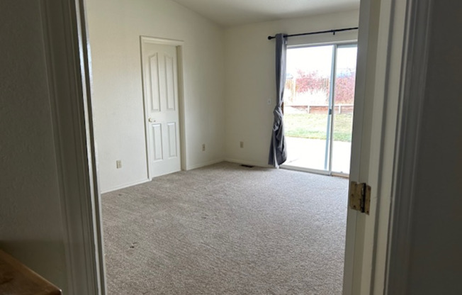 3 beds, 2 baths, $2,495