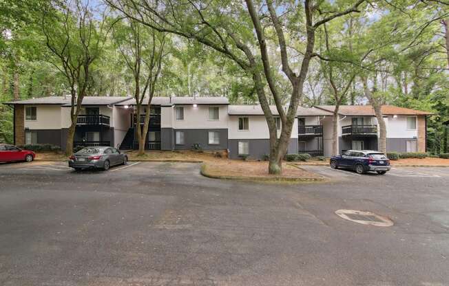 Riverwood Apartments in Roswell, GA Apartment Exterior