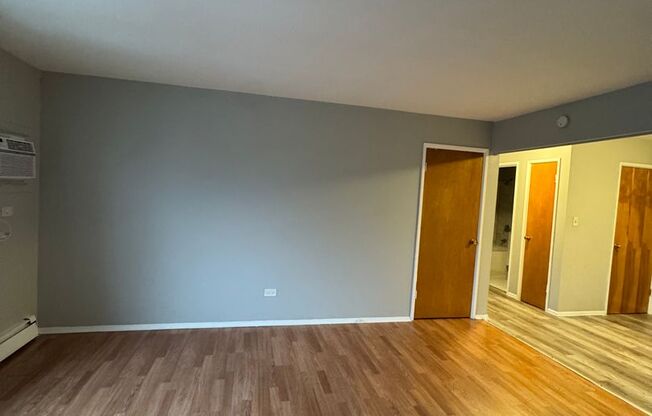 1 bed, 1 bath, $1,000, Unit 2922 2A