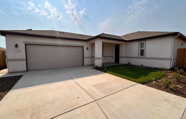 Brand new home located between Tulare and Visalia