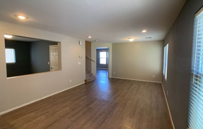 Upgraded 3 bedroom home with loft and den. Over 2000 sq/ft 215/Russell 2150/Mo