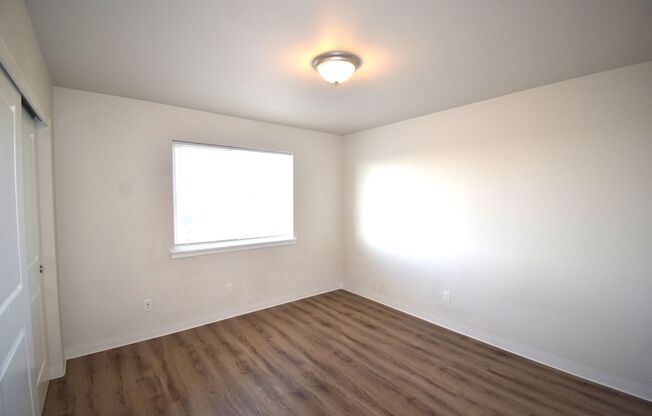 2 beds, 1 bath, 1,062 sqft, $1,500, Unit B209