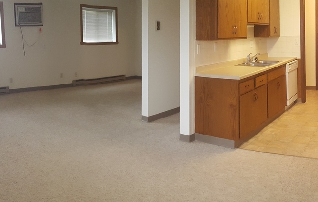 1 bed, 1 bath, 840 sqft, $975, Unit 11