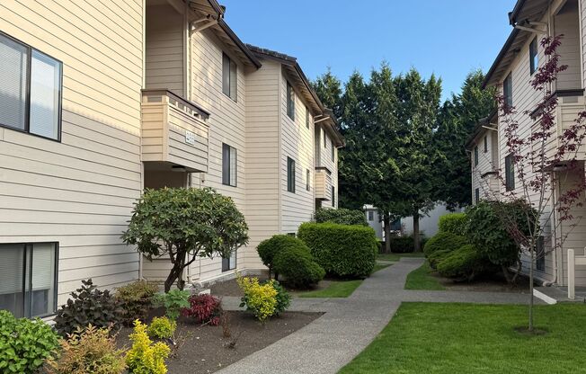 2 beds, 2 baths, 864 sqft, $2,200, Unit E104