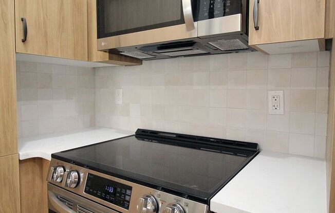 2 beds, 2.5 baths, 914 sqft, $2,295, Unit 5262