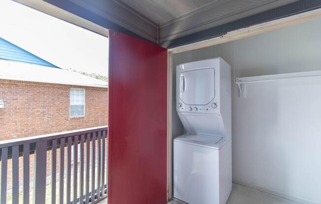 1 bed, 1 bath, 607 sqft, $879