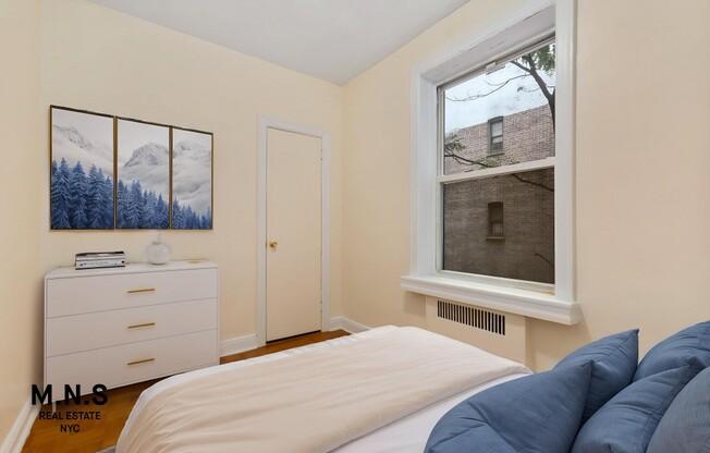 189 E 18 ST