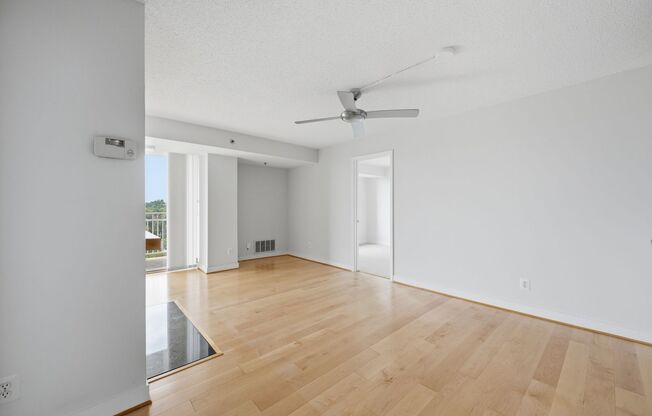2 beds, 1 bath, $2,750, Unit # #S 1019