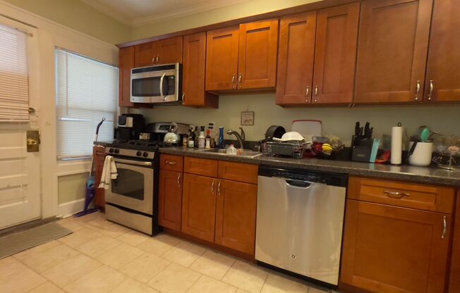 1 bed, 1 bath, $1,750, Unit 812-204