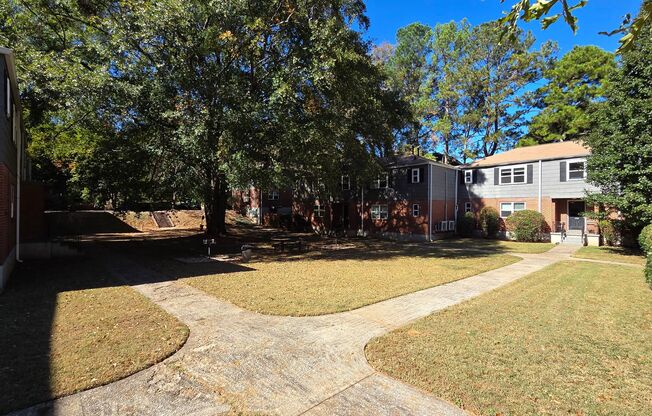 1 bed, 1 bath, 900 sqft, $1,199, Unit 595-C