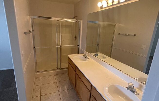 2 beds, 2 baths, $1,350, Unit # 223