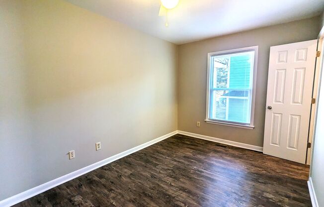 2 beds, 1.5 baths, $1,350, Unit B