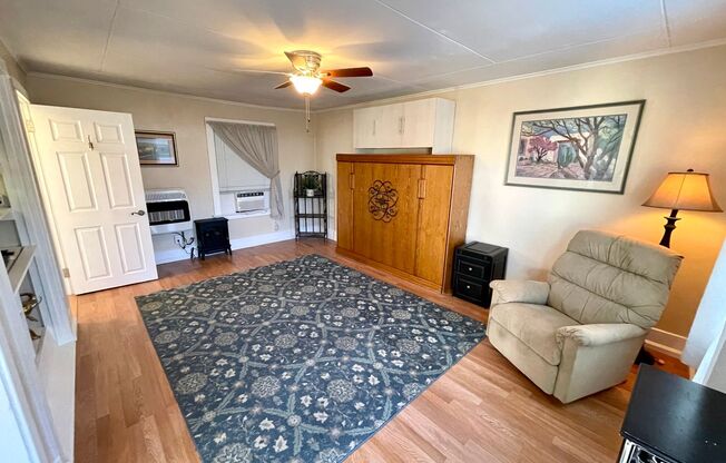 Furnished 1 Bedroom House in Downtown Kingman!