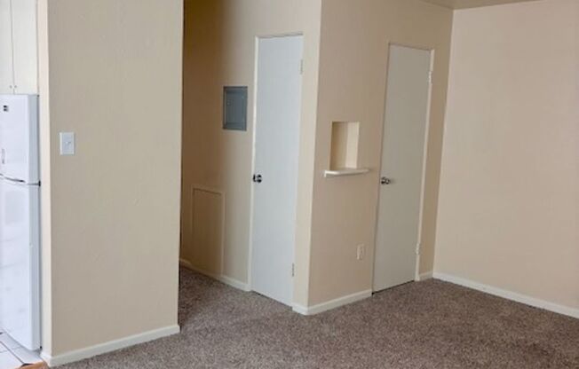 1 bed, 1 bath, 689 sqft, $1,400, Unit 8