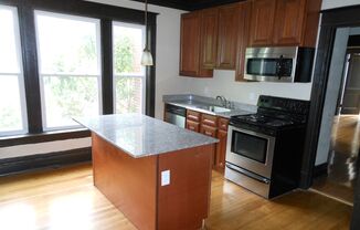 2 beds, 1 bath, $1,395, Unit 4048 Cleveland Apt 2W