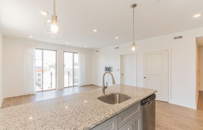 2 beds, 2 baths, 1,100 sqft, $2,450, Unit Unit 403