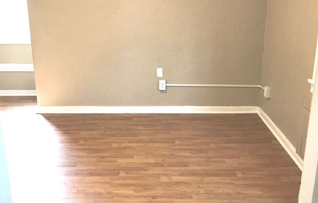 Studio, 1 bath, $795, Unit 33