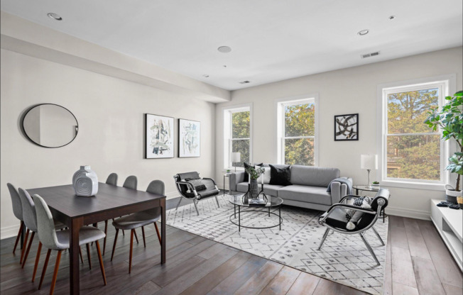 Beautiful 2 bed 2 bath plus den- Parking!!!  Pets Welcome!!!