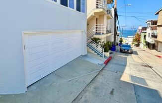 One block from beach with Garage!