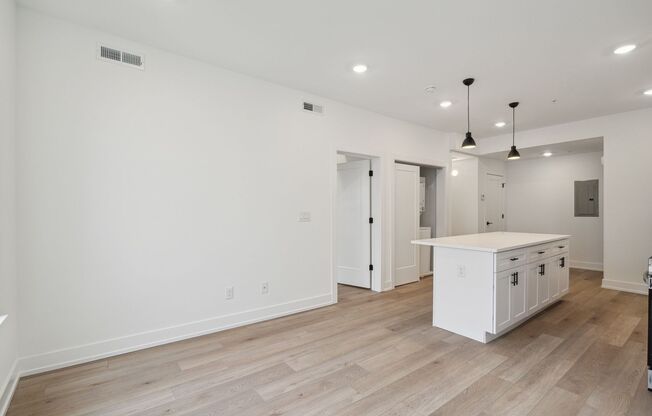 1 bed, 1 bath, 659 sqft, $1,700, Unit Unit 201
