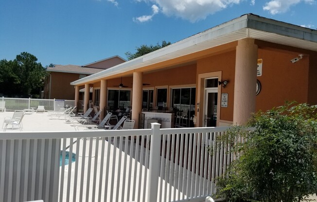 Charming 2 Bedroom, 2 Bath Condo in Gated Palm Pointe