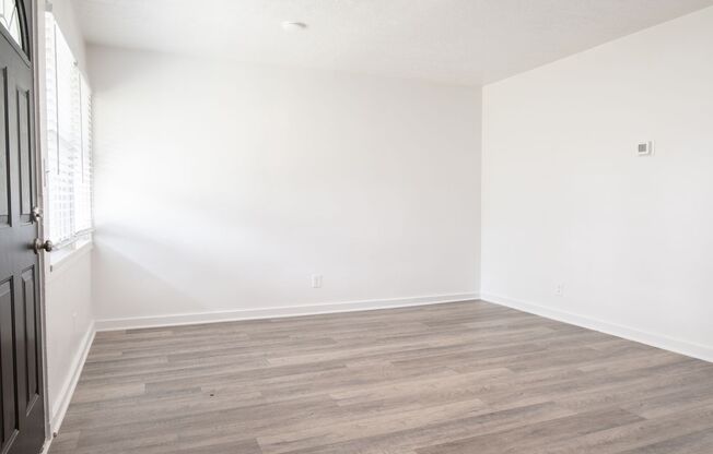 2 beds, 1 bath, $800, Unit MHH-15C