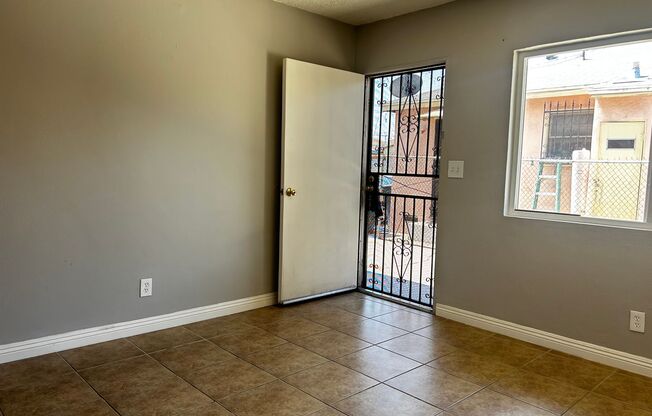 505-507 Eastmont Ave (RR)
