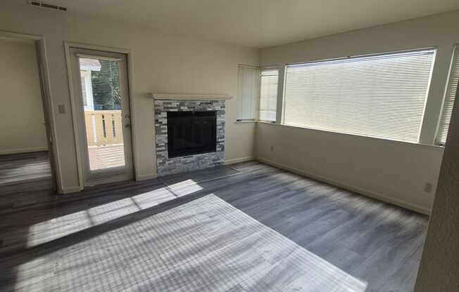 2 beds, 1 bath, 825 sqft, $1,800, Unit 203