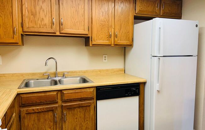 13212 N 51st Lane, Glendale, Cute 2 bed, 1 bath townhome with 1 car garage