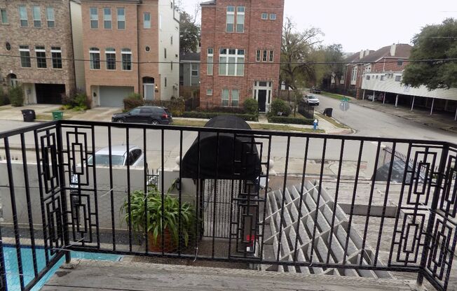 3910 McDuffie