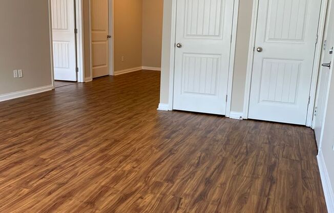 1 bed, 1 bath, 822 sqft, $775, Unit E10