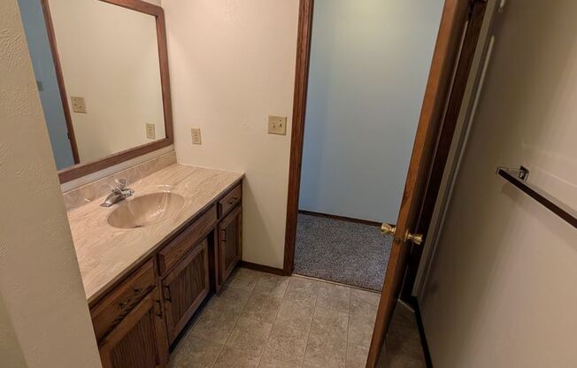 2 beds, 2 baths, 1,034 sqft, $1,279, Unit 1401 077