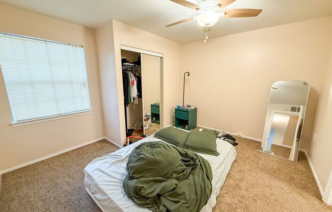 2 beds, 2 baths, $1,400, Unit Unit 924